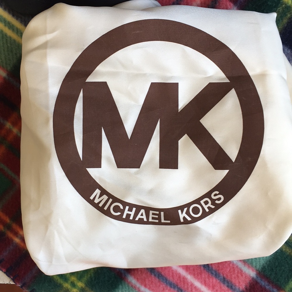MICHAEL KORS TOTE 🎁🎁🎁 - Picture 7 of 8